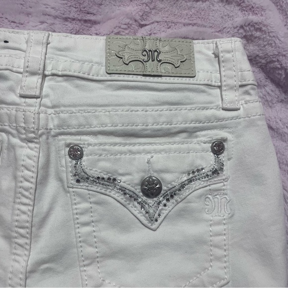 Miss me White Lowrise MiniShort W bedazzling - Picture 4 of 6